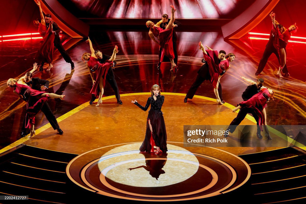 Nkloveslisa's tweet image. เค้าไม่ได้รอโอกาสมาถึงแล้วทำตัวให้พร้อมอ่ะ เค้าเตรียมตัวมาพร้อมสำหรับทุกโอกาสที่เข้ามาต่างหาก ไม่ว่าจะโชว์กี่นาทีเค้าก็เตรียมตัวคิดโจทย์ออกมาให้พร้อมไปต่อได้เสมอ คนเก่งขนาดนี้ไม่ให้ภูมิใจได้ไง 😭

LISA OSCARS PERFORMER
#LISAatTheOscars2025
#Oscars       #Oscars2025