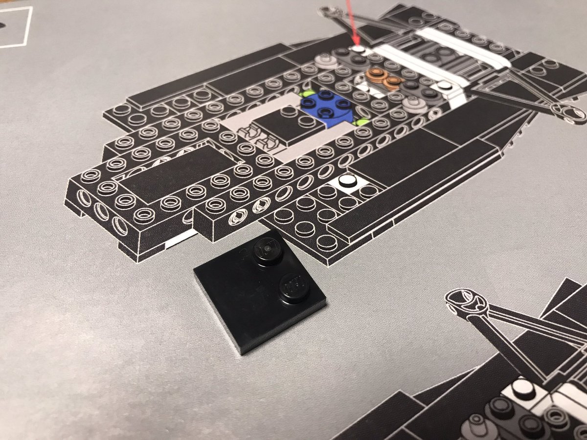 ここのパーツ選択が謎。シリンダーをしっかり固定させたいから4ポッチに交換した
