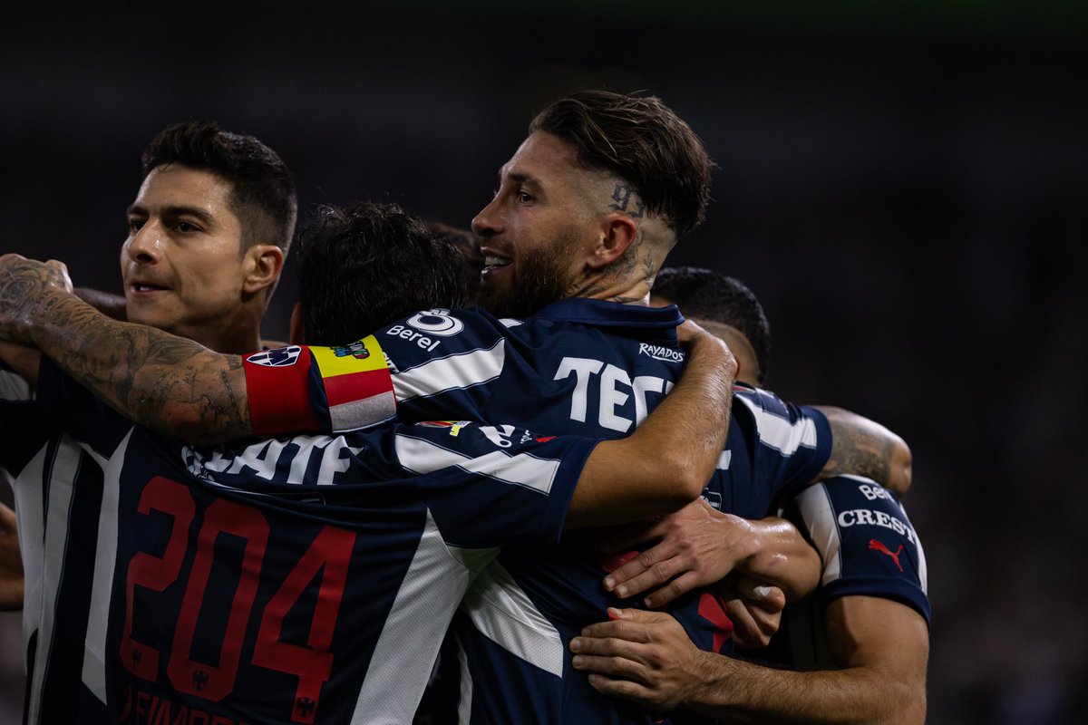 Contento por los tres puntos en una victoria muy trabajada y por mi primer gol con esta camiseta 🍳. Muchas gracias por vuestro apoyo, afición. 

Happy for this hard-fought win and for my first goal with this shirt 🍳. Thanks to the fans for their support. 

🔵⚪️ ¡Arriba el