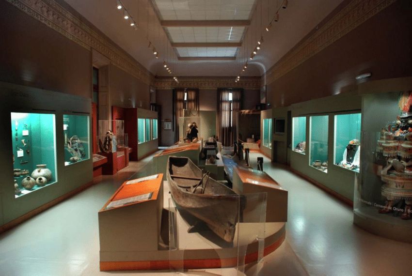 #LaUNLPInvestiga
#Carnaval toda la vida
La historia del carnaval se remonta a más de 5000 años A.C. en Egipto, Grecia y Roma,. Fue traído a América partir del siglo XV, coincidiendo con festividades americanas como la Chané, asociadas a la cosecha 
Ph: Museo de La Plata