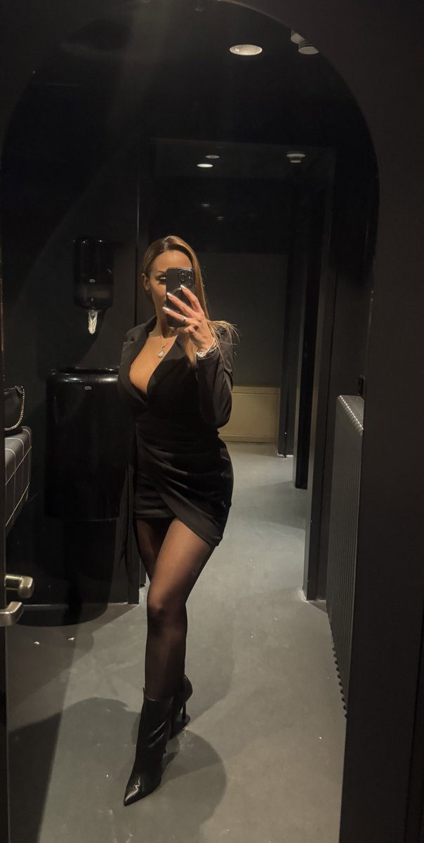 Guten Morgen Loser 

Montag morgen….ihr wisst was ihr leisten müsst 

#geldherrin #moneyslave #herrin #sahibe