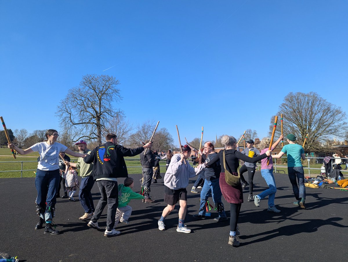 We had a lovely Open Practice in Brockwell Park yesterday. Glorious sunshine, new people joining in the dancing, and a nice pint in the sunshine afterwards!!
#morris #morrisdancing #brixton #hernehill #ale #folkmusic