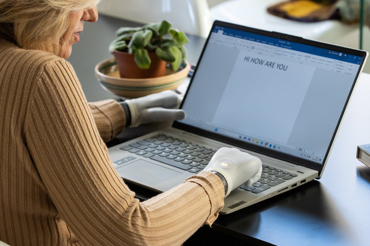 Adams_Hand_'s tweet image. When Monday hits and you’re back at your PC… 🦾 we make it effortless!

No muscle fatigue, no psycological load with Adam&apos;s Hand.

Contact us 📩 info@bionitlabs.com

#BionicHand #Amputee #LimbLoss #ManoBionica #Robotics #ProstheticArm #BionicPeople #Prosthesis