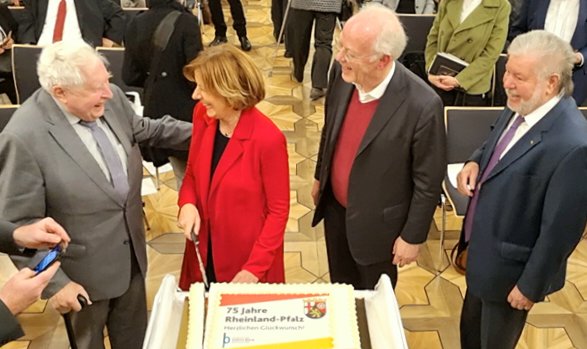 Abschied von Bernhard Vogel mit Respekt und Dankbarkeit.
(Foto: 75 Jahre Rheinland-Pfalz am 16.12.2022)