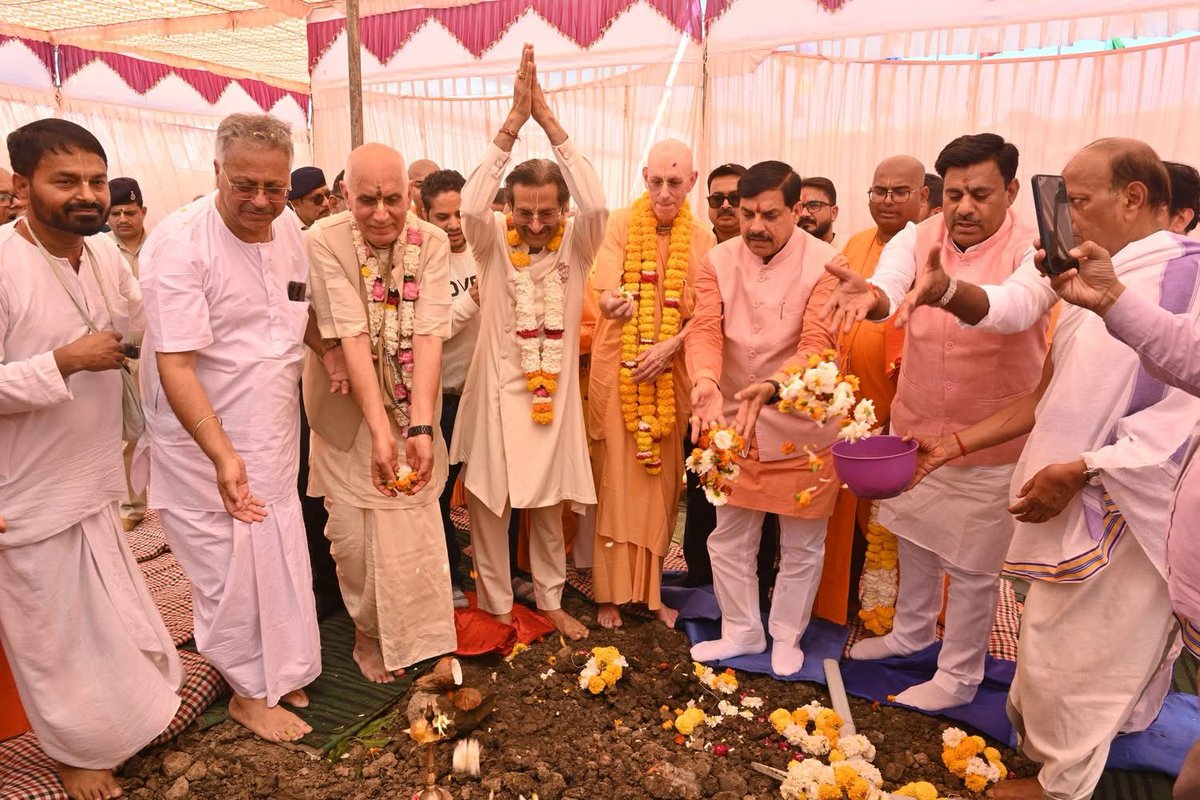 ISKCON (@iskcon) on Twitter photo Yesterday, the Bhumi puja of the upcoming Sri Radha Govinda temple at Bhopal, Madhya Pradesh was performed with the participation of Hon'ble Chief Minister <a href="/DrMohanYadav51/">Dr Mohan Yadav</a> Ji and other senior ISKCON sannyasis and members. Yesterday, the Bhumi puja of the upcoming Sri Radha Govinda temple at Bhopal, Madhya Pradesh was performed with the participation of Hon'ble Chief Minister <a href="/DrMohanYadav51/">Dr Mohan Yadav</a> Ji and other senior ISKCON sannyasis and members.