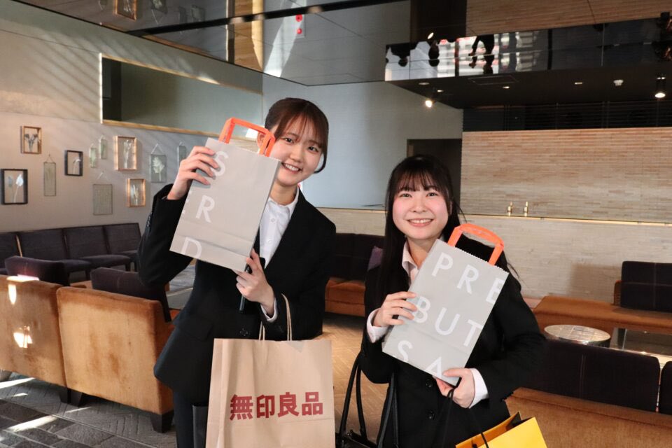 NABI_Niigata's tweet photo. 🎉優秀生祝賀パーティ🎉

この１年間NABIで、
【高難易度資格取得】や【オープンキャンパス学生スタッフ】などに励んだ学生が
特別に招待・表彰されるパーティ！

1年の頑張りを讃えあい、今後のモチベーションに✨来年も頑張ろう🎌

▼ブログはこちら！
https://t.co/LdqlwucrgC

#キャンパスライフ https://t.co/hMtXFv9JgI