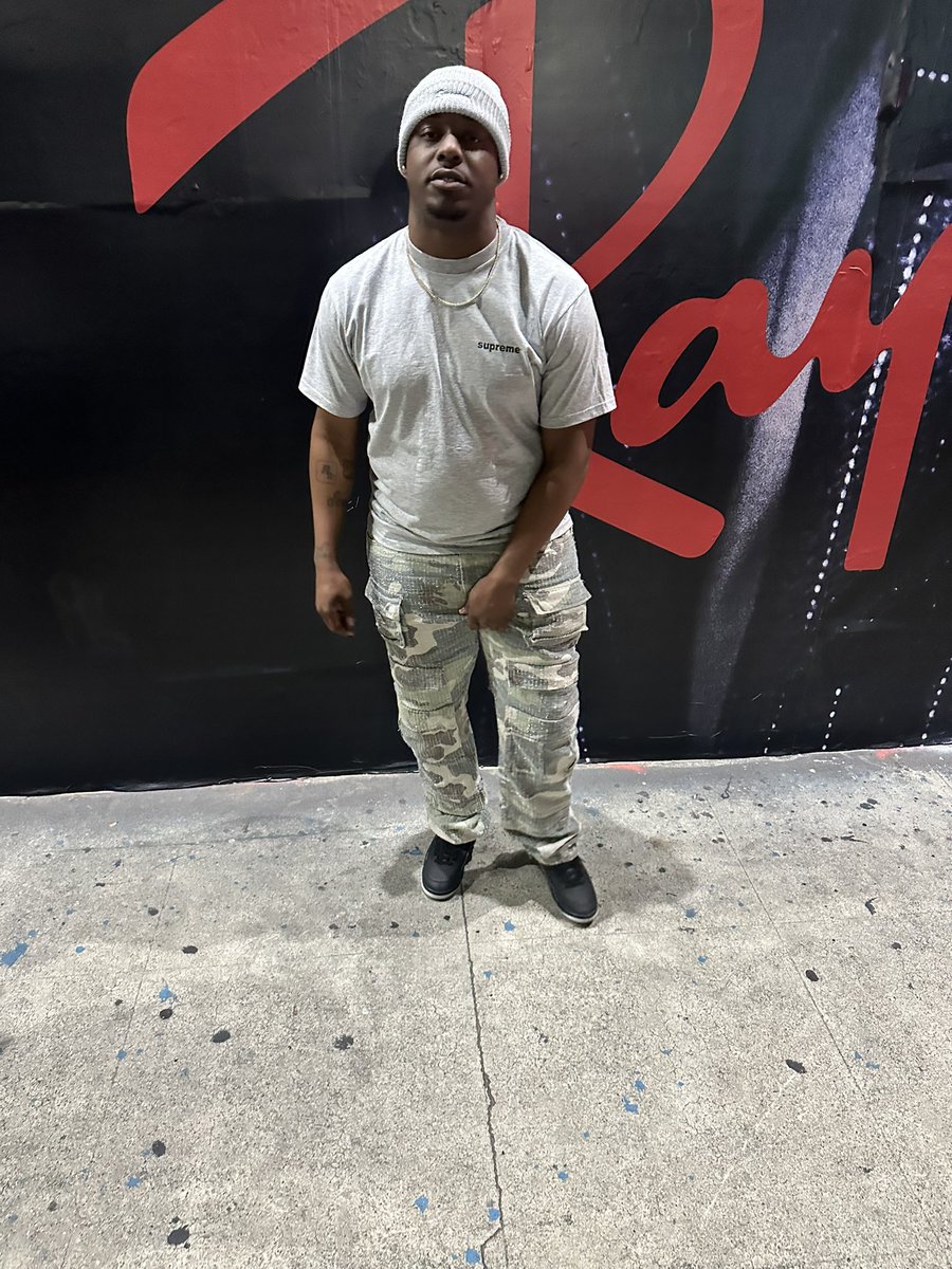 RobbyxMo's tweet photo. Everytime we outside it’s a movie🎥 https://t.co/F0mcRkyMoO