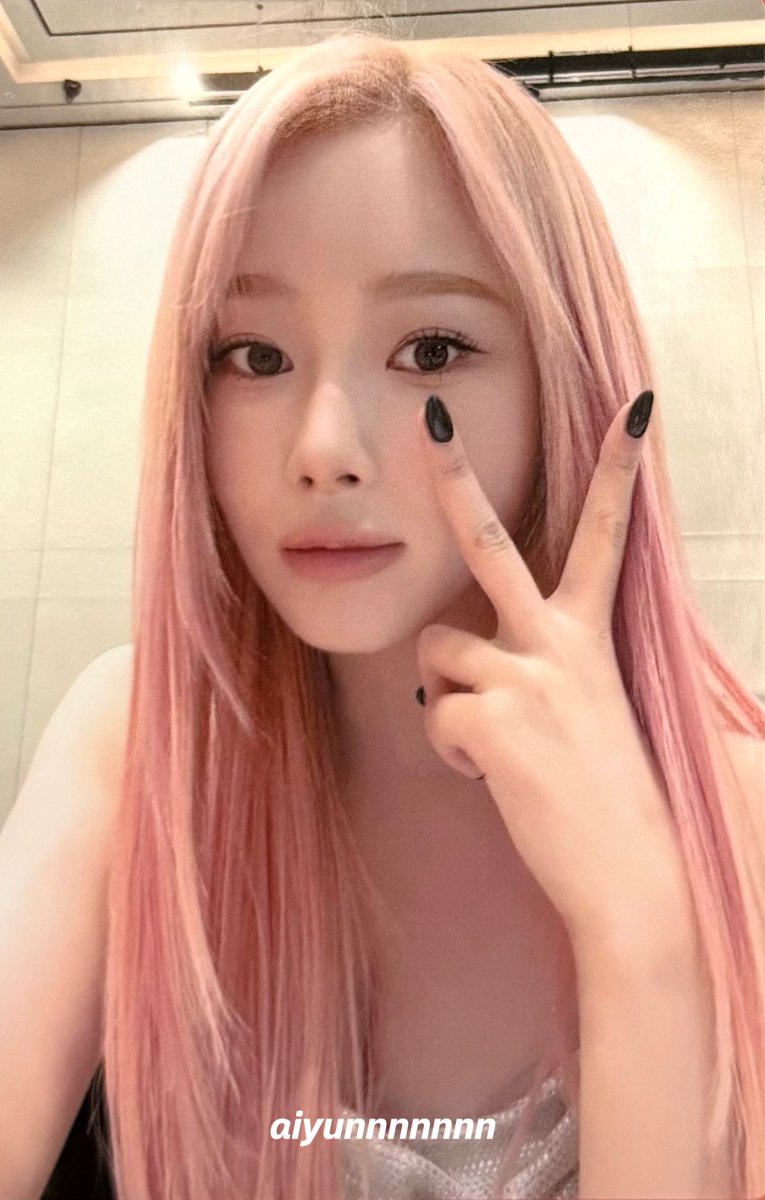 aiyunnnnnnnn's tweet image. 2025 Potd in Guangzhou
【 QQ Music member card 】
#aespa #에스파
#KARINA #GISELLE #WINTER #NINGNING
#카리나 #지젤 #윈터 #닝닝