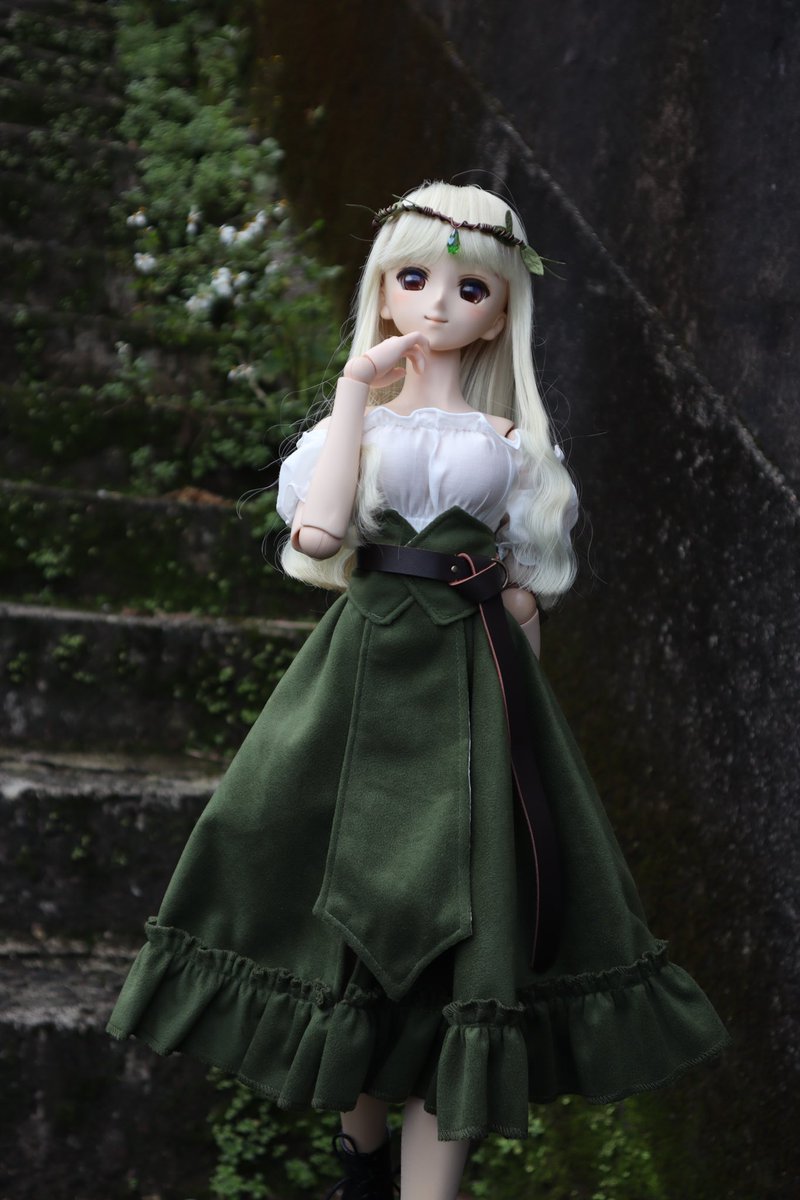 sinoun99's tweet image. 這套衣服好好看❤️
該叫老公做個法杖還是弓呢🤔️
#3人の魔女