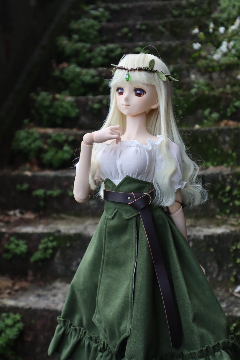 sinoun99's tweet image. 這套衣服好好看❤️
該叫老公做個法杖還是弓呢🤔️
#3人の魔女