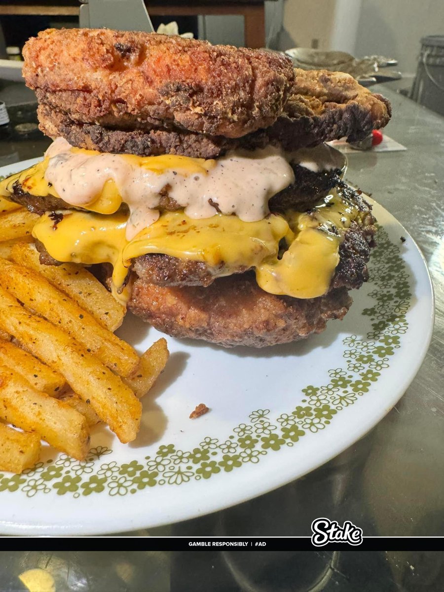 Rhoniicbtw's tweet photo. Pork chop burger was so good I had to run it back lol https://t.co/aYZiujMtr6