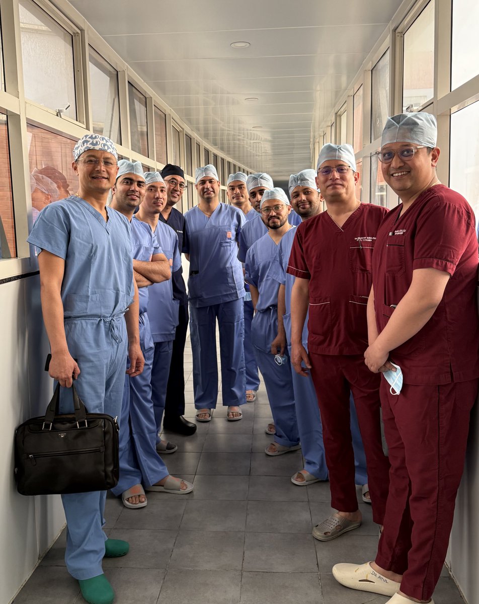 Shresthanyl's tweet image. B&B Laser course- it’s the blend of 🟢Enthusiastic learner, 🟢dedicated faculty and 🟢cooperative hospital staff !!!✅