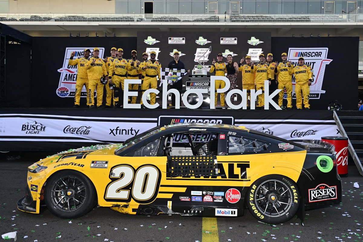 Dewalt dub 2x

#teamtoyota #dewalttough