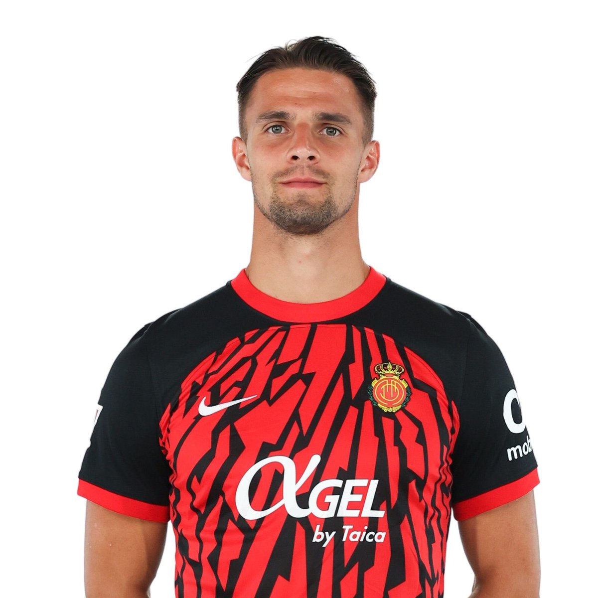 Priamo_z_kabiny's tweet photo. Martin Valjent odohral včera večer 151. zápas v La Lige a vyrovnal rekord legendárneho Petra Dubovského v počte štartov v najvyššej španielskej súťaži 👏👏
#mallorca #laliga #valjent #dubovsky https://t.co/2zcldEvdth