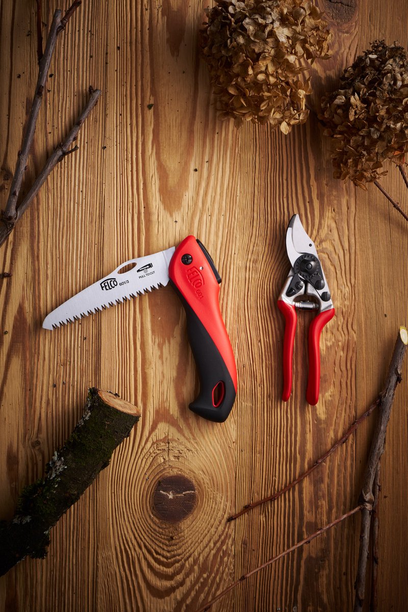 FELCO_tools's tweet image. Every gardener needs reliable tools! Here's why the #FELCO 601 and 14 are must-haves:

#FELCO601: Powerful folding saw for tough #pruning so you can tackle any branch with ease! 🌳
#FELCO14: Perfect for delicate trimming and everyday #gardening. Ergonomic design for comfort! 🌿