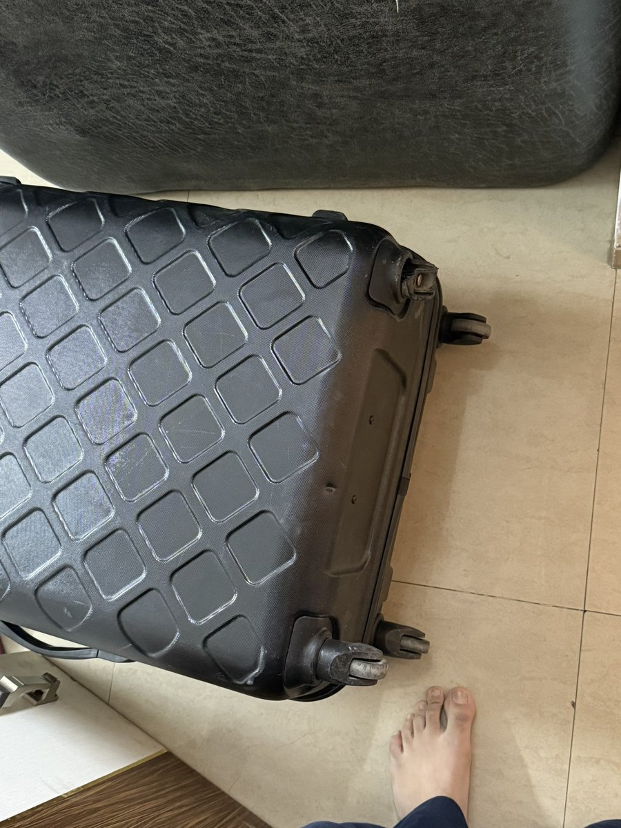Amritk007's tweet photo. @IndiGo6E salute indigo first you give my luggage after 7 days and its broken i want instant compensation now @IndiGo6E Please don’t fly with indigo otherwise they will mental torture,Waste your time and money.#awareness https://t.co/rP0fsExlhn