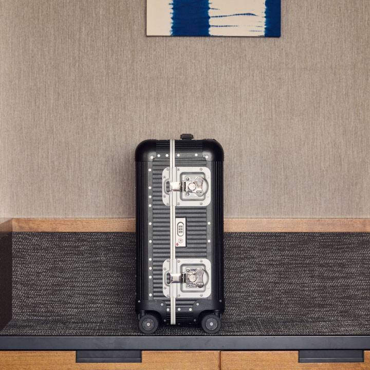 AOUREOFFICIAL's tweet image. 【#THEFIRSTCLASS】
AOUREのハイエンドラインThe First Classより25SSシーズンの新作が登場。
詳しくは下記🔗をチェックしてください。
▶x.gd/fcFZb
#AOURE #アウール