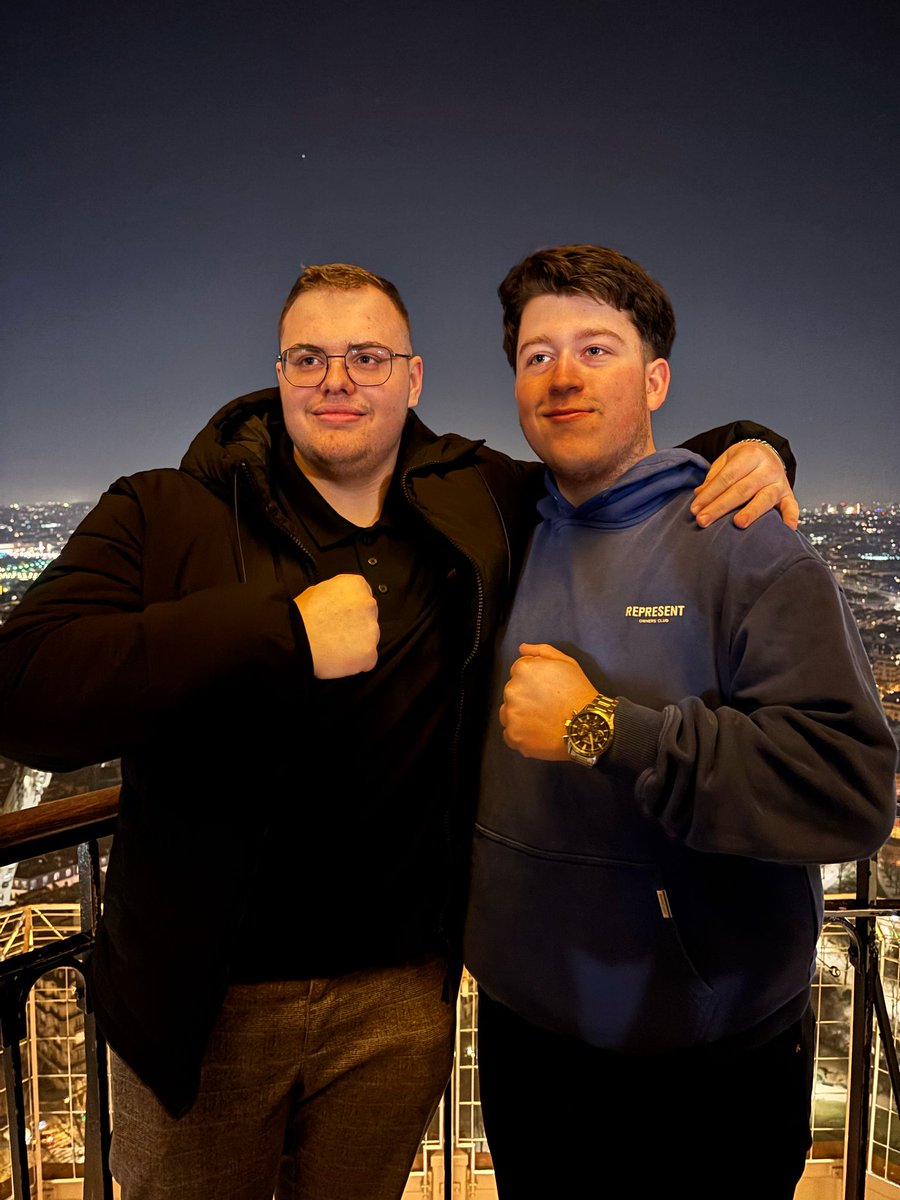 With my boys in Paris. What an experience! <a href="/ItsLars2K/">Lars</a> <a href="/MrEaster_/">MrEaster</a>