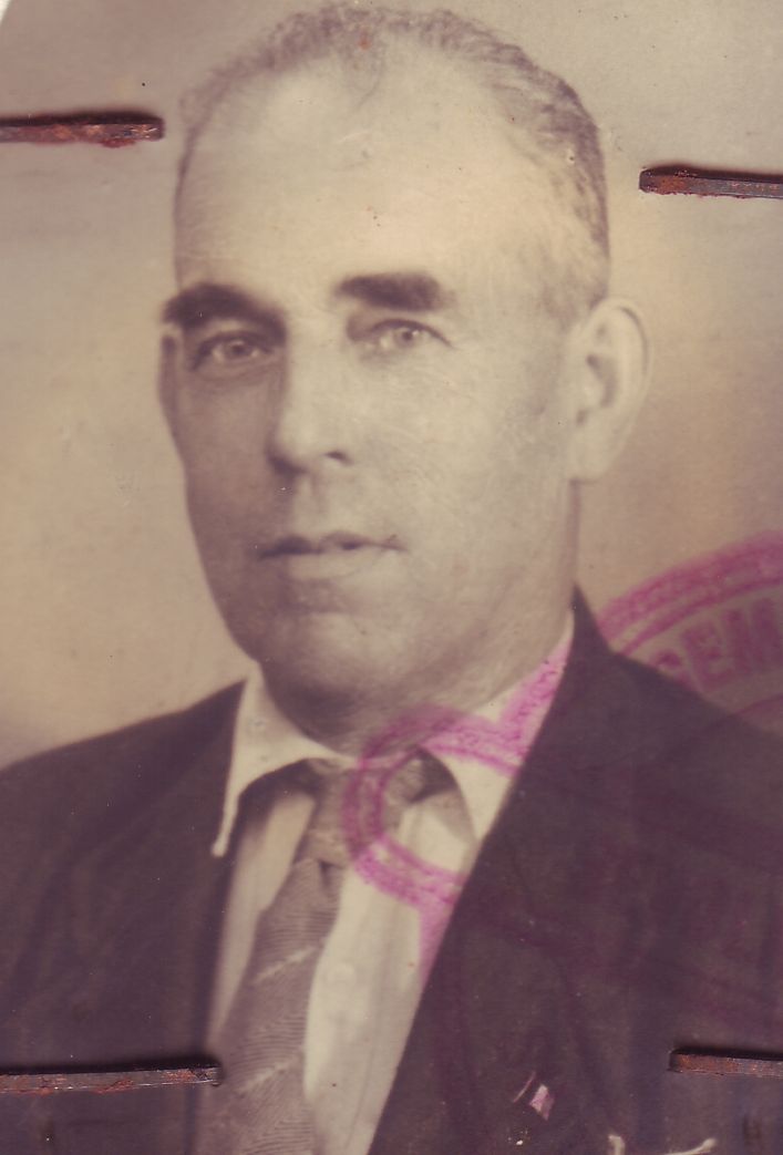 Joseph Maertens. Kessel-Lo. Gepensioneerde adjudant. Gehuwd. Drie kinderen. Verzetsgroep Gewapende Partizanen. Sluikpers. Wapendepot. Fondsenwerving.  Opsluiting in Fort Breendonk. Deportatie naar Buchenwald. Joseph wordt er in 1945 bevrijd. #heldenvanhetverzet