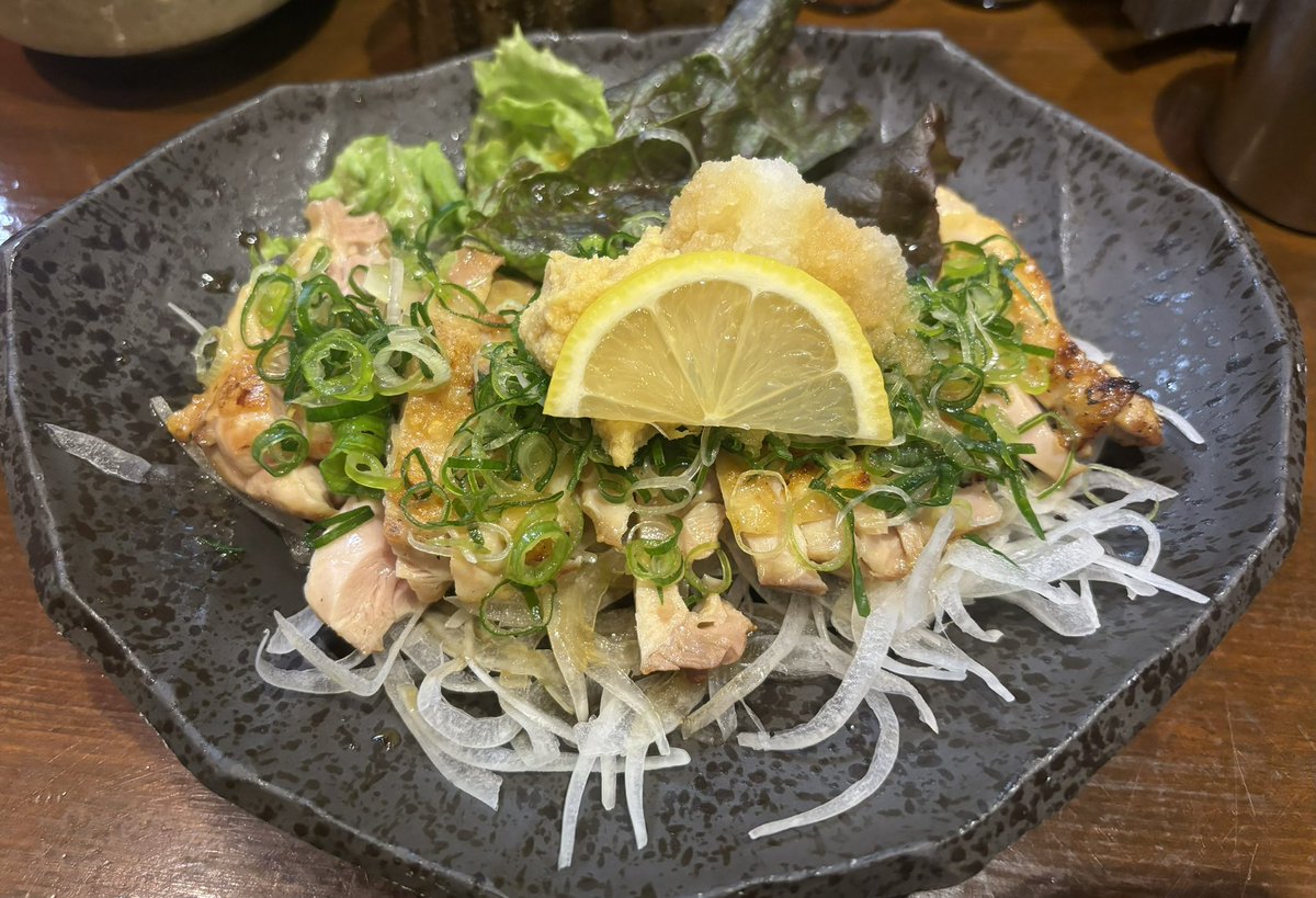 最近食べ物しか載せるものがない！？笑
これでもダイエット期間なんだが🤔

大阪城近辺に来るとよく行く焼き鳥屋さん
ここほんとに安くて美味しいんよ✨