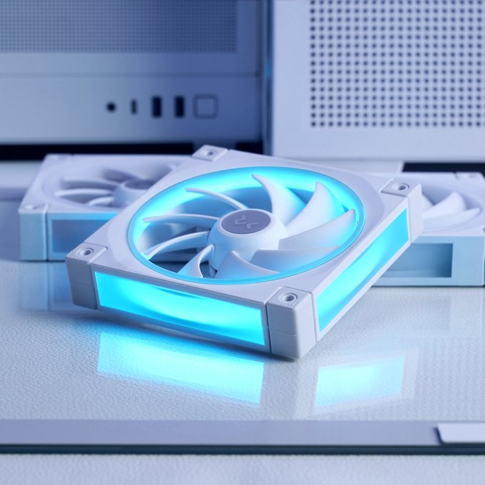 この輝き、ずっと見ていたくなる💙 #DeepCool #自作pc #FL12 #ケースファン