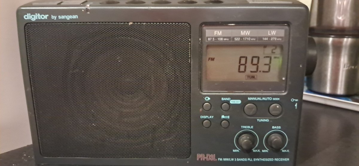 Look my liberal high-culture RNZ-only friends may mock this, but I dont care - I stand by talkback radio. Tonight on Marcus' show - are there more traffic lights or roundabouts in NZ? Spoiler - it's roundabouts - but the calls &amp; texts are a lovely window on our towns and cities🌏