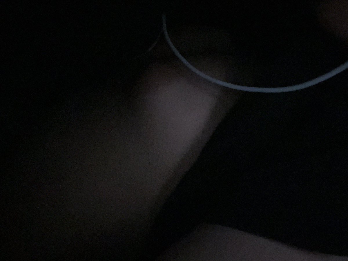 感觉有好长好长好长一段时间没拍照了
角度奇特的一张！ #女大学生 #碎碎念