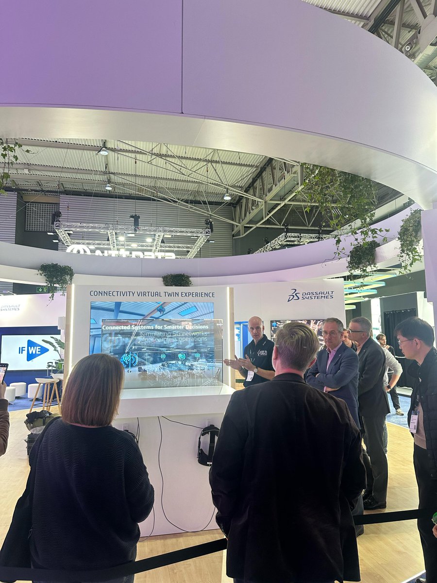 3DS_SIMULIA's tweet image. We've arrived in Barcelona for #MWC25! It's THE major event for all things high-tech and the biggest forum on topics linked to connectivity. 🌐📡📲🛜 Stay tuned for live event coverage showcasing our VR experience, 6G, virtual twins and more! 😎