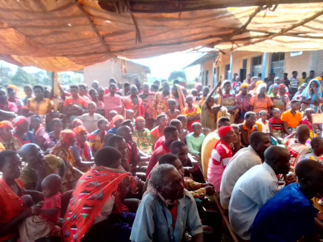 CNDD_FDDMusumba's tweet photo. #Burundi
1/3:Ubuserukizi bwa @CNDD_FDDKabanga bwaragendeye ubucimbiri #Ruvumu na #Mushindwi ku Mutumba #Musumba,buyaga n'Indongozi @CnddFdd mu gacimbiri+mu namashingiro ibijanye n'ivyo bajejwe,kubungabunga umutekano,iterambere,...
@DorianeMunezero
@CnddFddBuhumuza
@CNDD_FDDGisuru https://t.co/xgBp4SDC1V