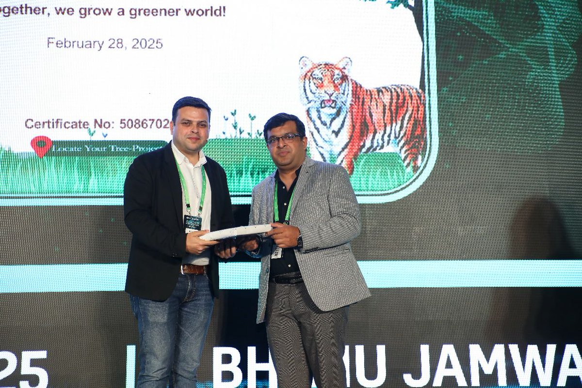 bjammy's tweet image. We had a fantastic time at DAICON 2025 in Delhi! 🚀

The event showcased India’s leadership in Data, Gen AI, and Cloud innovation— and we were thrilled to be part of the conversation.

#DAICON2025 #DatabaseTrends #TiDB #AI #DataInnovation