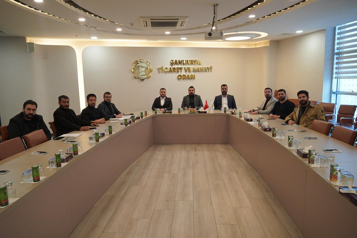 Şubat Ayı İcra Kurulu Toplantısı Gerçekleşti

Şanlıurfa Genç Girişimciler Kurulu Şubat Ayı İcra Kurulu Toplantısı, İcra Kurulu Başkanı Mehmet Suphi Karakuş ve icra kurulu üyelerinin katılımıyla gerçekleştirildi.

Toplantıda, gündemdeki konular değerlendirilerek gelecek dönem