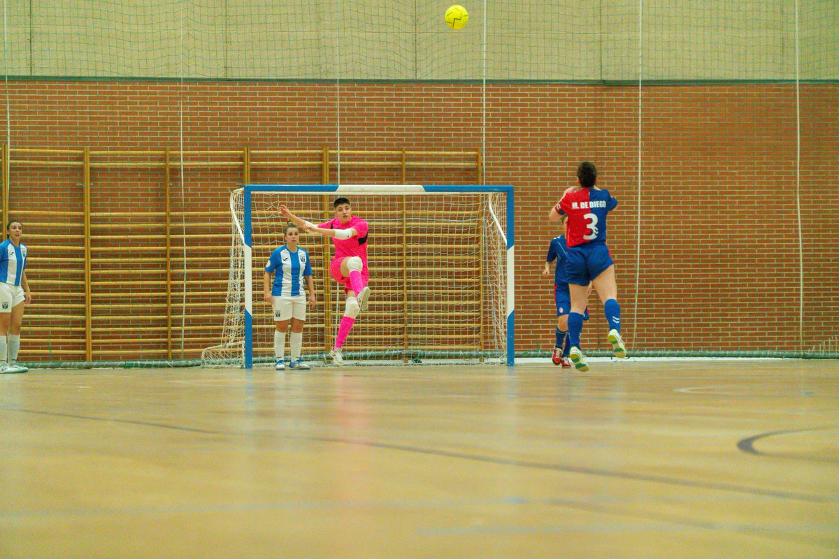 CDLeganesFS_Fem's tweet photo. ¡Buenos días y feliz lunes! 💙🤍

Recordemos la victoria del sábado de nuestro primer equipo femenino, un gran triunfo para comenzar la semana con energía⚡️⚽️ 

¡Esto no para! 🤩

#CreerParaCrecer https://t.co/EA59Buno1l
