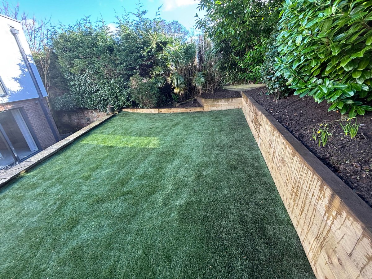 Are you looking to have your garden landscaped ready for summer? 🌞 At Blue Iris Landscapes, we specialise in creating stunning gardens tailored to your style and needs. Don't wait until it's too late—get started on your summer garden today! 

blueirislandscapes.co.uk/landscaping-in… 🌼✨
