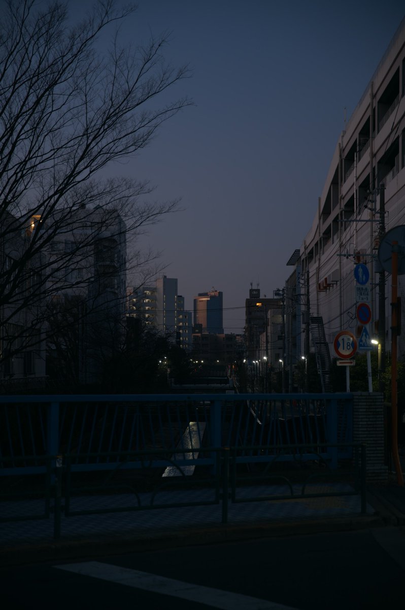 kimura_sIO's tweet photo. カメラ片手に気ままな散歩。
『夜明け前の静けさ』

Talent : None
Camera : #SIGMAfpL
Lens : #SIGMA2470mm F2.8 DG OS HSM | Art EF-mount + #SIGMAMC21 EF-L
Filter : None
Location : #Nakano, Japan

#SIGMA
#カメラ散歩 #フォトウォーク
#camerawalk
#中野区 https://t.co/zWW0OtegOX
