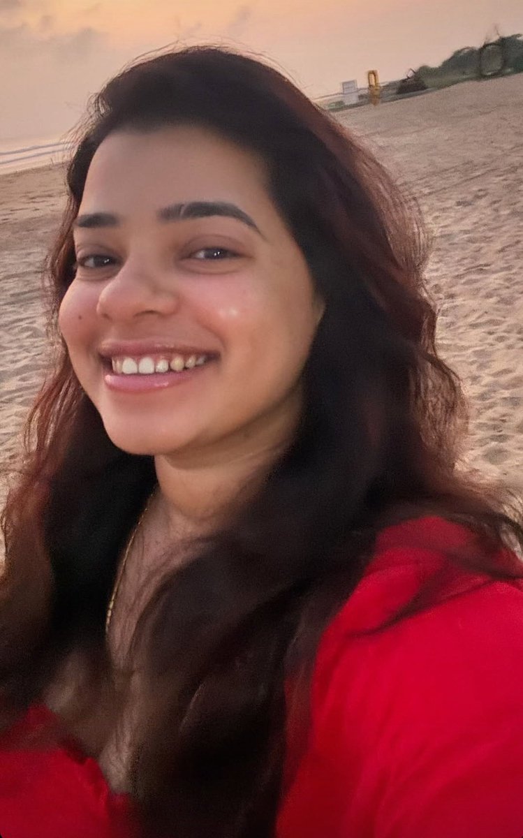 rajuuh21's tweet photo. അർജെ സ്വേത.. RJ SWETHA PVS 🫴🩶 latest.
#Rjswetha #swethapvs #RjSwethapvs
Brpc. Nosefetish facefetish Voice dubbing artist telugu girl Tollywood actress. Youtuber. influencer https://t.co/8P8VOkPNcD