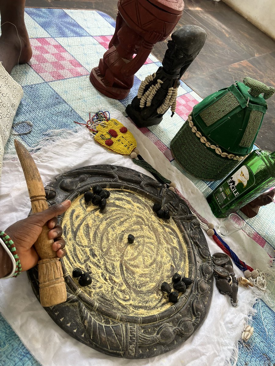 baba_Ifaseyii's tweet image. Oròrò Marò🌴🕊️

Let Us Bow Our Heads And receive the blessings from Olodumare &amp;amp; Ancestors🕊️🙇🏻‍♀️🕊️

Wish you a great ose ifa🌴💦🕊️

May Olodumare Accept our offerings
May ifa guide and protect us from the hands of the Enemies!

Big Ase👏🏻💦