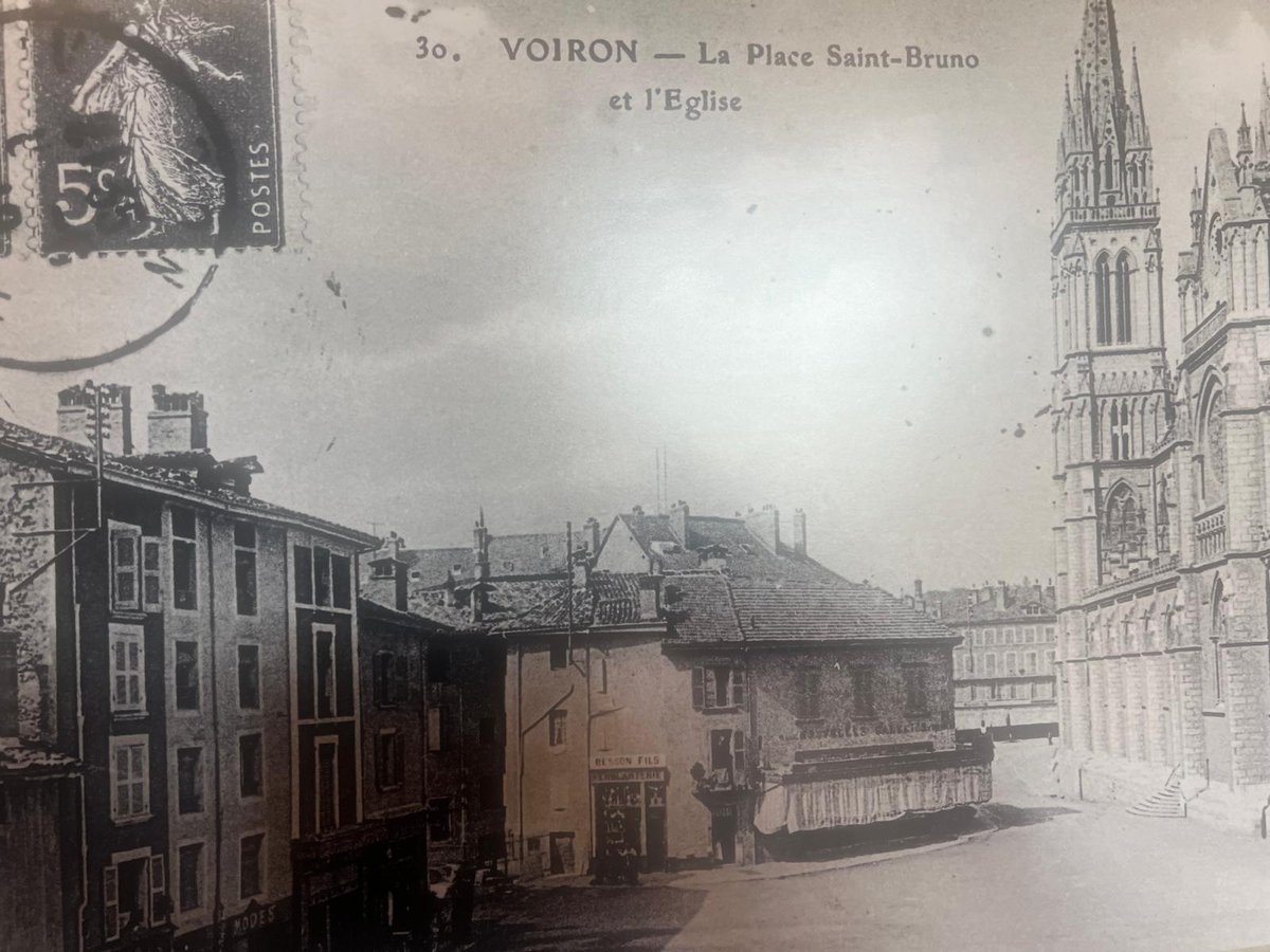 Aux opposants à notre projet, qui font référence au patrimoine de notre ville, ci joint au centre de la photo le commerce ouvert à Voiron en 1875, par le grand père du grand père de notre dirigeant actuel, de ce qui allait devenir King Jouet au fil des générations 😉