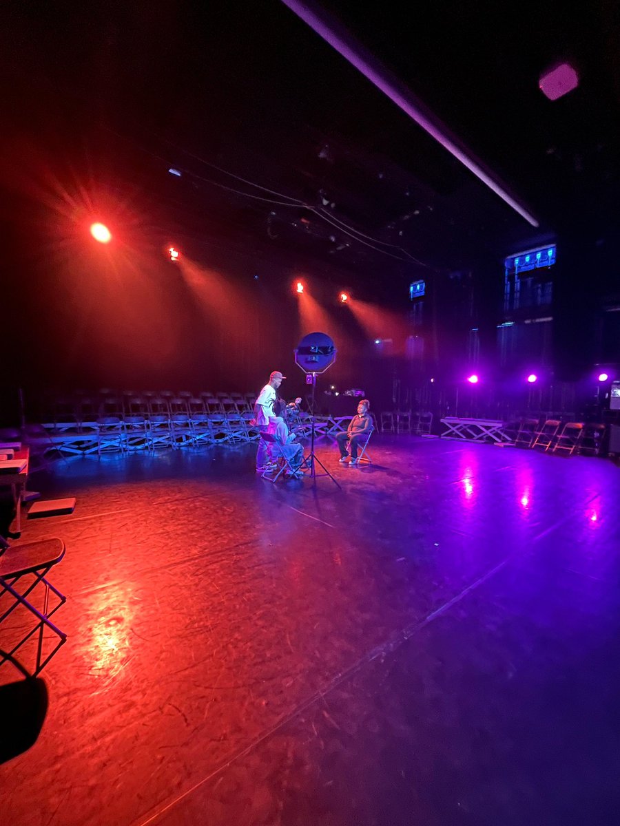 HenckMetCk's tweet photo. Hey allemaal! Ik ben net terug uit Brussel, waar ik dit weekend een toffe opdracht had. Het was een superleuke ervaring! Zouden jullie het leuk vinden om een behind-the-scenes video hiervan te zien? Laat het me weten in de reacties!#BehindTheScenes #YouTube #henckmetck #Filmmaker https://t.co/ex6yIHr8Fs