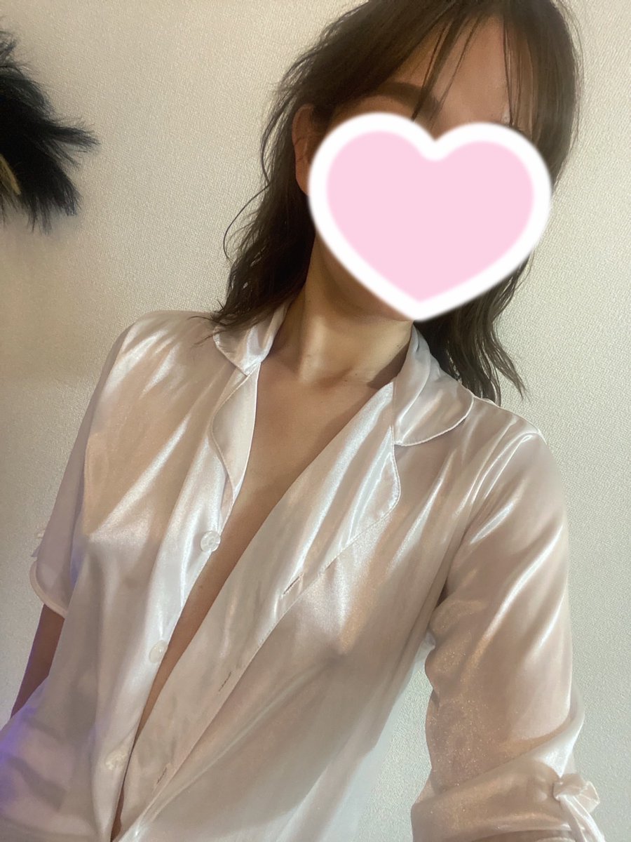 AycNq5's tweet photo. 今度9日の深夜出勤します〜！
会いにきてね♡ https://t.co/3CACRFvGye