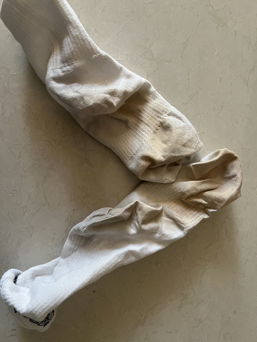 捂了一周的 #体育生 #白袜 ，待有缘人😈