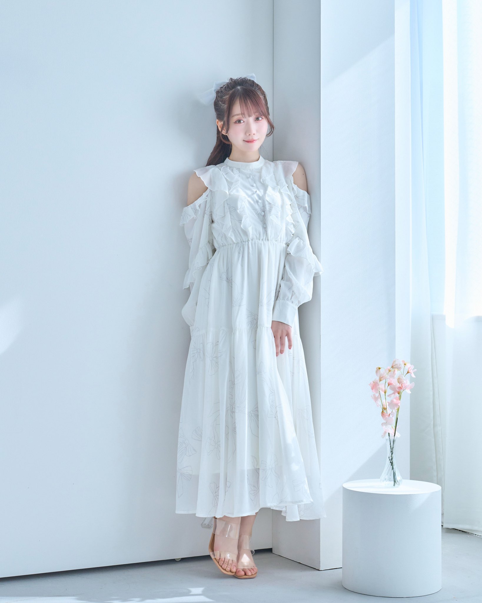 Rosemuse decollete ribbon flared dress Rosé Muse tight slit front