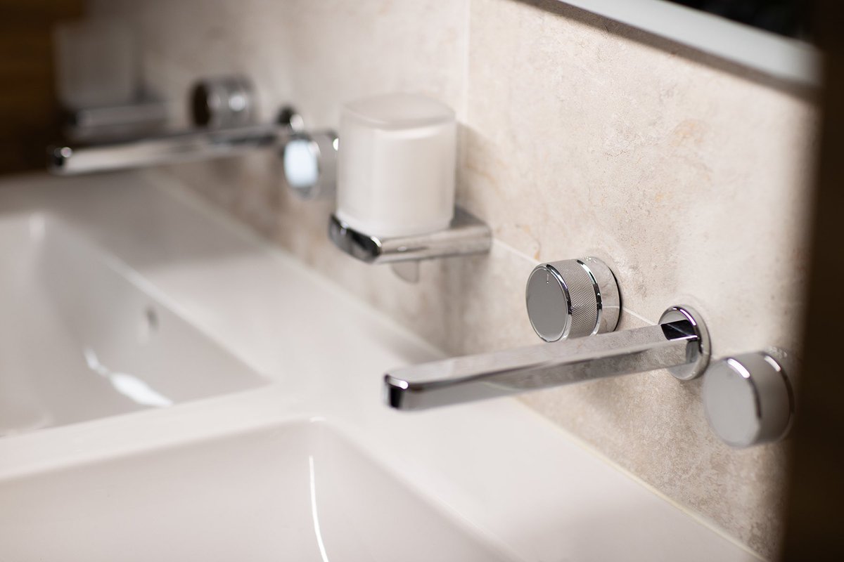 SwadlingUK's tweet photo. Contemporary style with designer details.
Our Engineer Collection is the perfect brassware for a modern luxury bathroom. The Wall Mounted Basin Mixer has tactile knurled controls and the spout is available in Standard and Long lengths to suit your basin size.
#basintaps https://t.co/vohZ1c25aJ