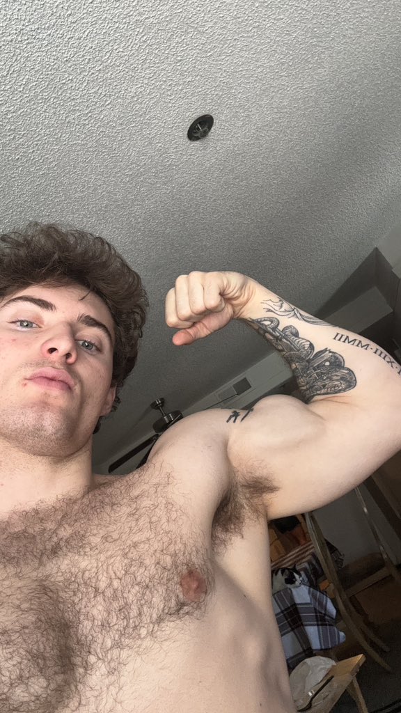 MasterRexy's tweet image. Who’s gonna fucking serve these pits