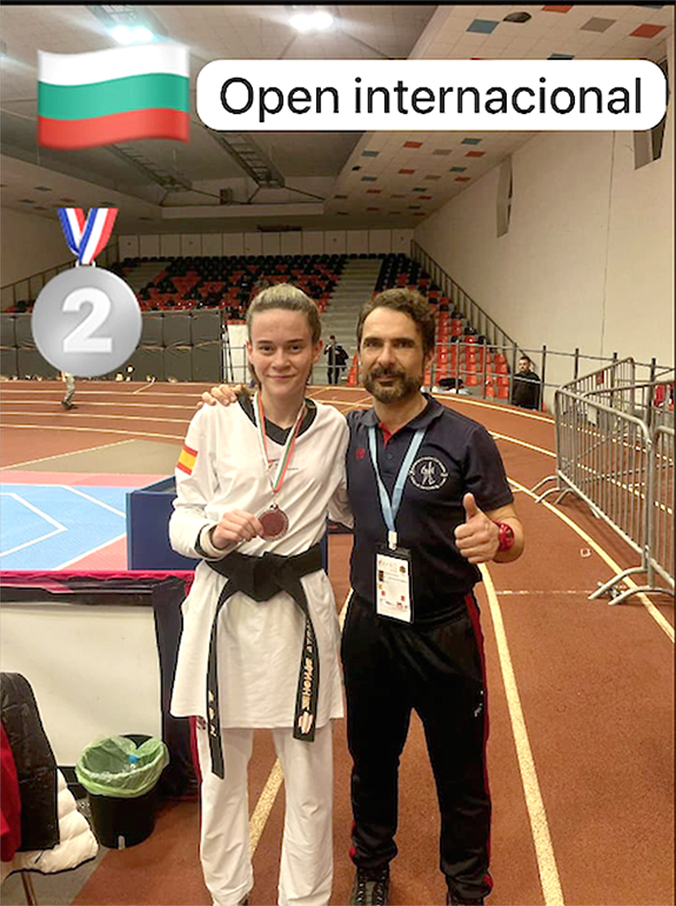 MX384's tweet image. Plata para Marta Sánchez de la escuela Taekwondo de Leganés Sánchez-Élez en el Open Internacional de Bulgaria
@quemadrid_, @ecd_,@ECdeportes, @marca, @diarioas, @MarcaTMF, @As_MasDeporte, #OrgulloLeganes, @ODeportesMadrid, @deportesMAD, @deportecmadrid, @MadridxDeporte
