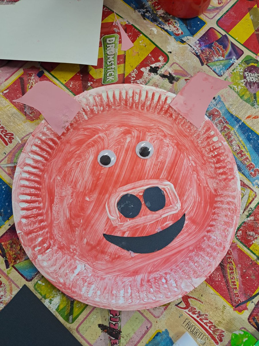 A little half term selection: 1. Jerome enjoying some sun on his face. ⁠
2. A very proud little guy attending our Build Your Own Pizza workshop.⁠
3. A characterful pig made by an attendee on our Animal Crafts session.⁠
4. Some work in progress during Sketch the Farmyard⁠.