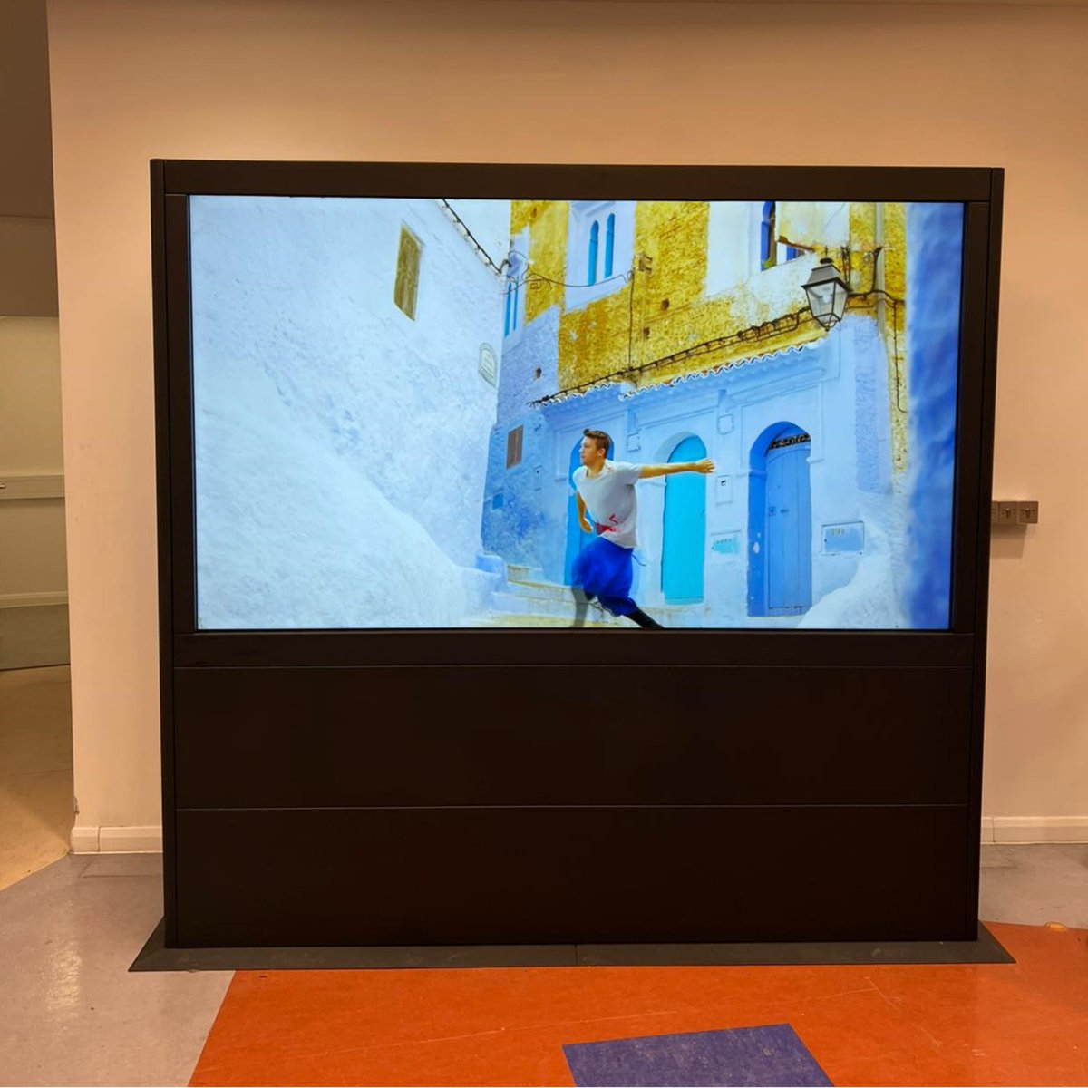 📸📸 This weeks #PROjectPics take us down to <a href="/portsmouthuni/">University of Portsmouth</a>... 📸📸

👀 Check out this epic 98" @SharpNEC_UK display in a custom <a href="/DalenTOPTEC/">TOP-TEC</a> floor mounted stand 🤩

Fantastic job #TeamRoche 🙌🙌🙌

#avtweeps #installation #university #display #signage