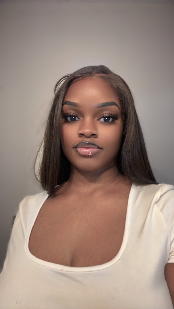 hereminence_ari's tweet image. A pretty brown 🤎

#goddess