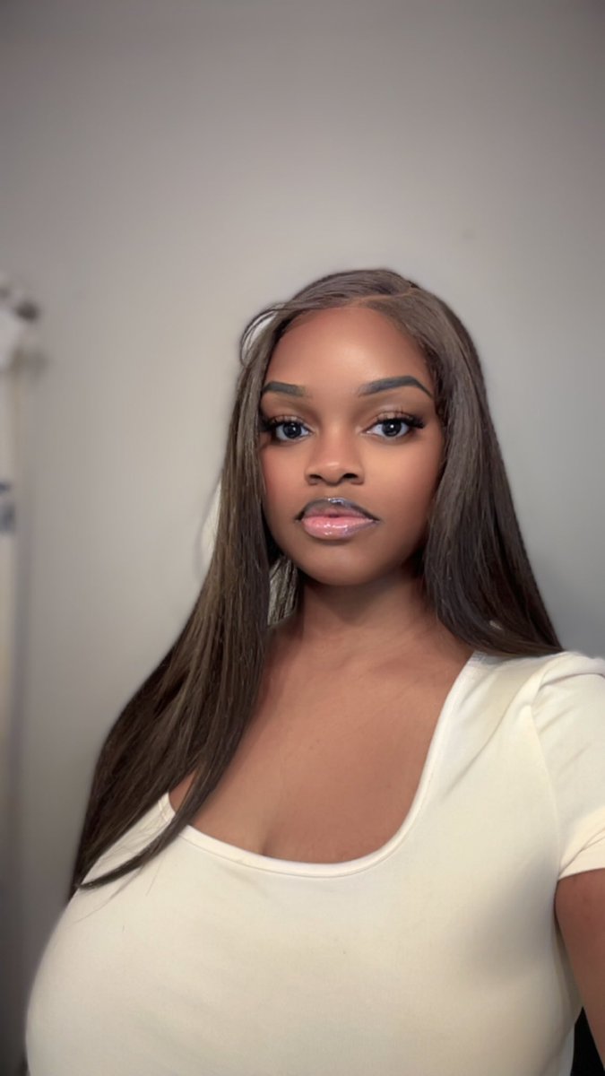 hereminence_ari's tweet image. A pretty brown 🤎

#goddess