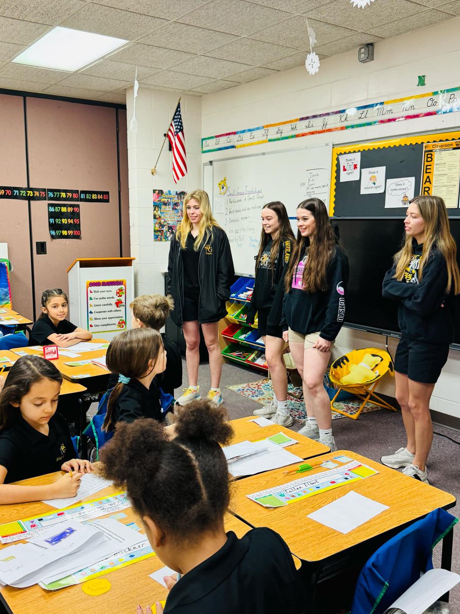 What a great way to start our week at Seton Elementary! Thank you to the <a href="/garriganbb/">Bishop Garrigan Basketball</a> for greeting us this morning as they prepare to head to the Well tomorrow afternoon! It’s a great day to be a Golden Bear! #Itswhoweare <a href="/IGHSAU/">IGHSAU</a>
