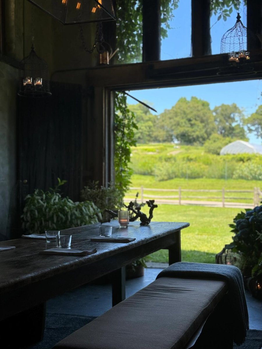 Addy_arjunaidi3's tweet image. I escaped the hustle and bustle of the city and came to a little mountain retreat. The air is fresh, the views are amazing, and it&apos;s the perfect place to get away from the busy life and enjoy somepeaceandnature #MountainViews #GetawayInNature #Serenity #RuralLiving #MountainBliss